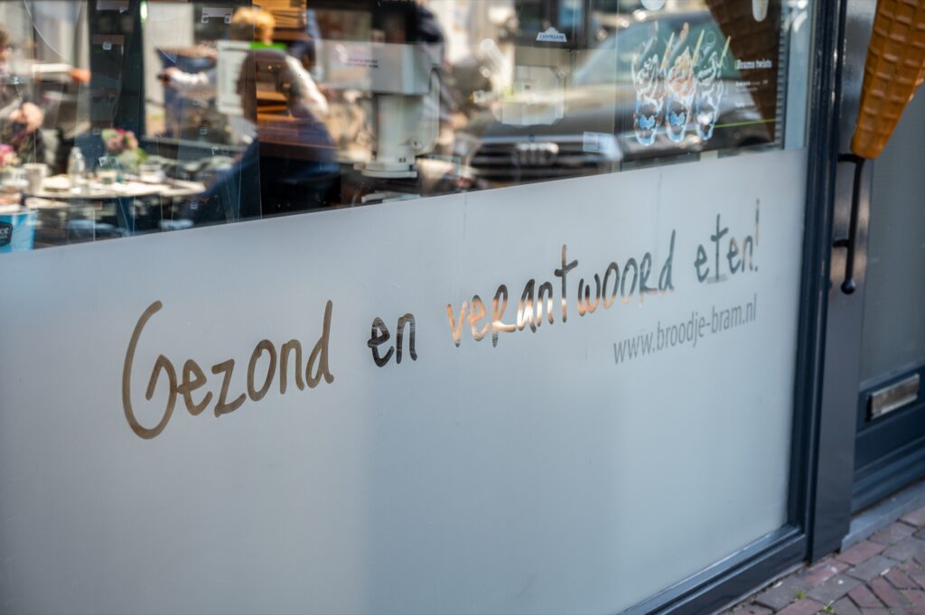 De etalage van Broodje Bram